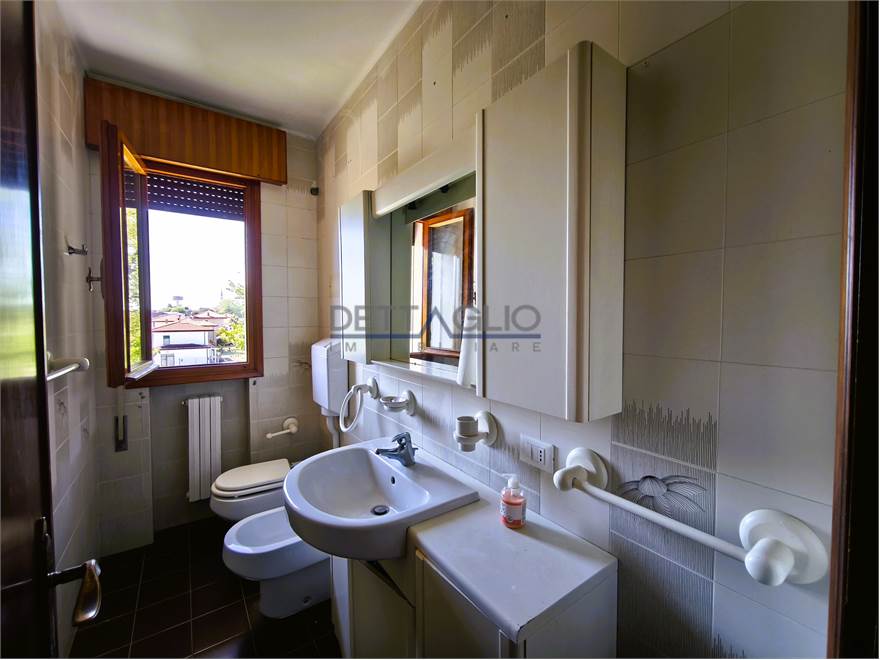 bagno con box doccia