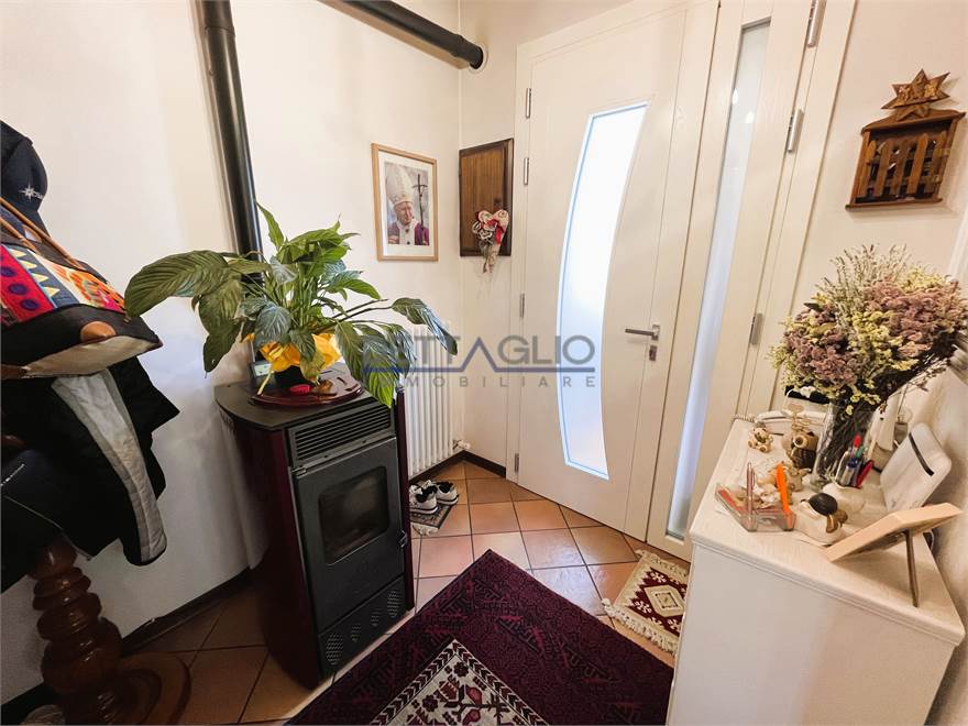 ingresso primo piano