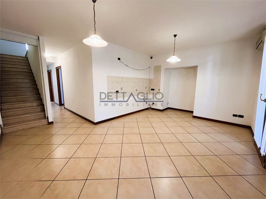 soggiorno-angolo cottura