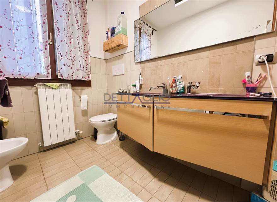 bagno con box doccia