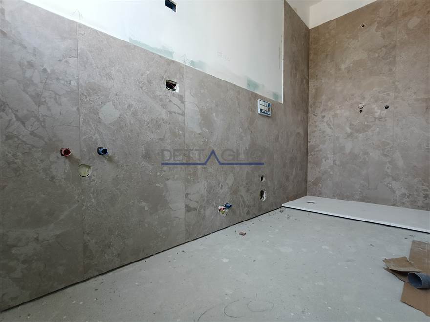 Bagno padronale finestrato